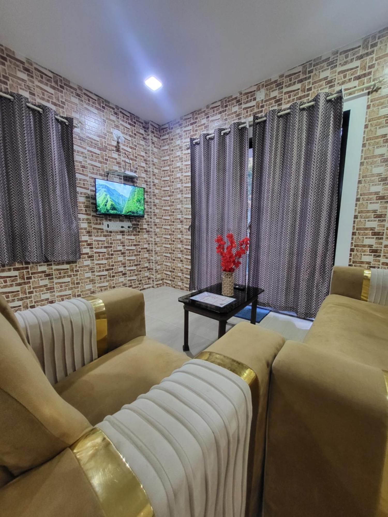 The Perfect Stays Para Disco Big Pool Cricket Turf Villa Lonavla Exterior foto