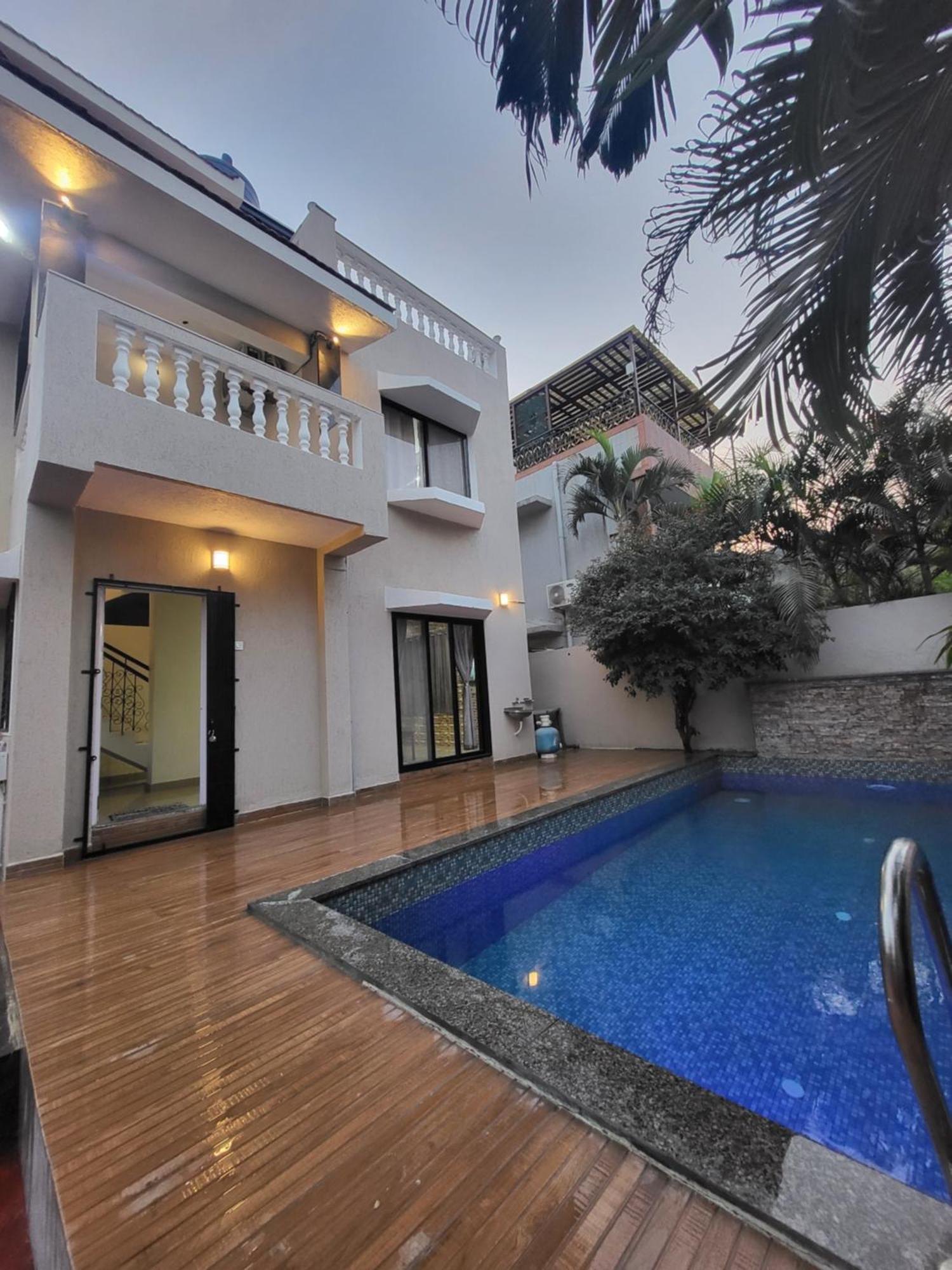 The Perfect Stays Para Disco Big Pool Cricket Turf Villa Lonavla Exterior foto